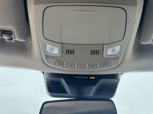 Used 2024 Ford Expedition XLT image 19