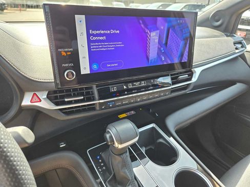 Certified 2025 Toyota Sienna Platinum AWD/4WD image 29
