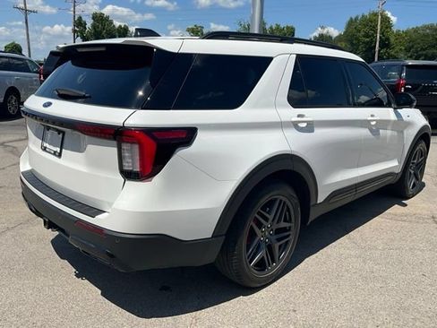 Used 2025 Ford Explorer ST-Line w/ Premium Package RWD image 8