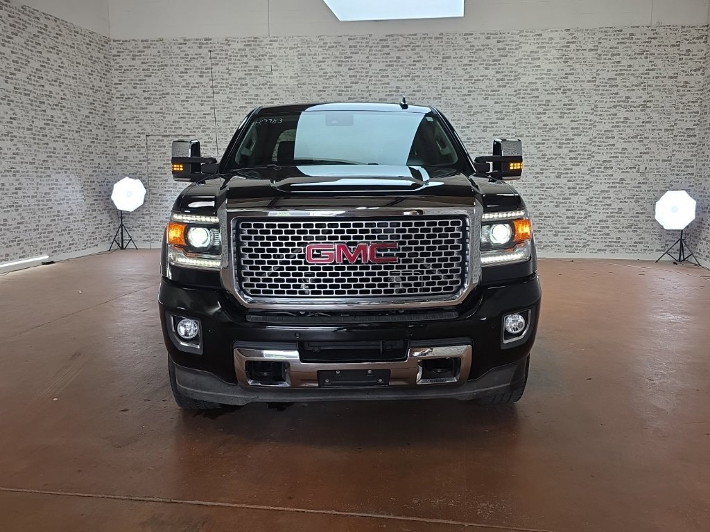 Used 2017 GMC Sierra 2500 Denali AWD/4WD image 2