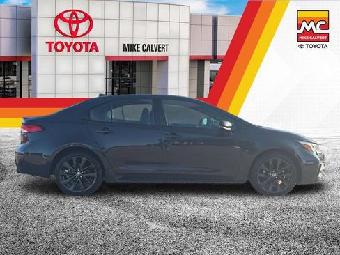Used 2023 Toyota Corolla SE FWD image 6