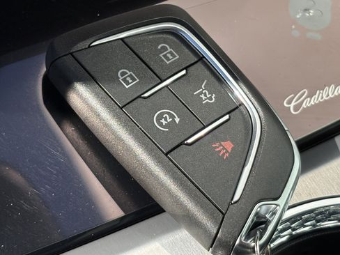 New 2026 Cadillac Vistiq Luxury w/ LPO, Floor Liner Package image 36