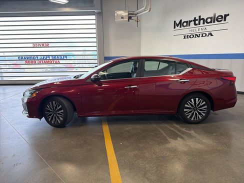 Used 2025 Nissan Altima 2.5 SV FWD image 8