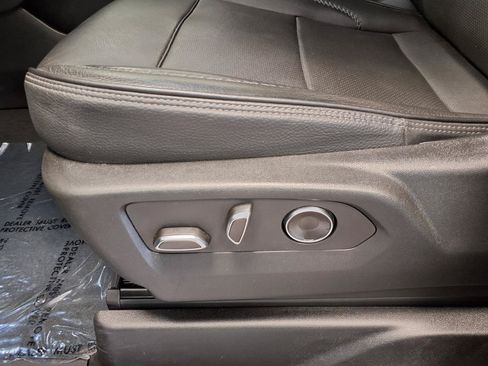 Used 2024 GMC Yukon Denali RWD image 23