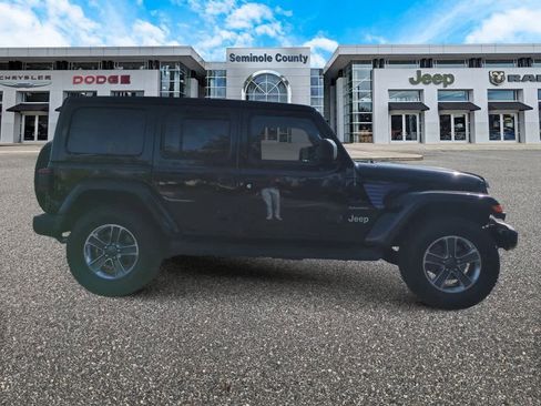 Used 2021 Jeep Wrangler Unlimited Sahara image 9