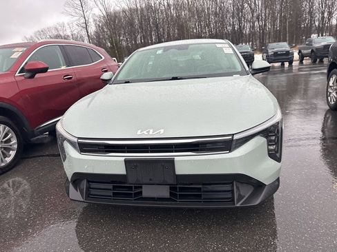 Used 2025 Kia K4 LXS image 5