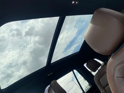 Used 2020 Lincoln Aviator Reserve w/ Equipment Group 201A RWD image 12