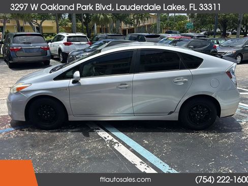 Used 2015 Toyota Prius Three FWD image 6