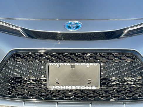 Used 2025 Toyota Corolla SE w/ Convenience Package FWD image 19