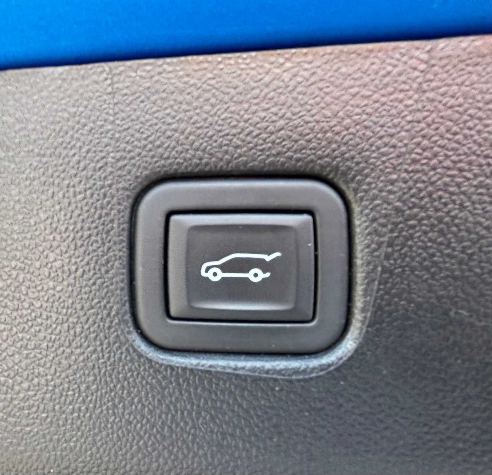 Used 2024 Chevrolet Blazer LT w/ Convenience Package FWD image 12