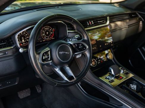 Used 2021 Jaguar F-PACE S image 10