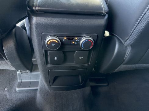 Certified 2022 Ford Explorer XLT w/ Equipment Group 202A RWD image 32