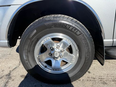 Used 2004 Toyota Tundra SR5 image 5