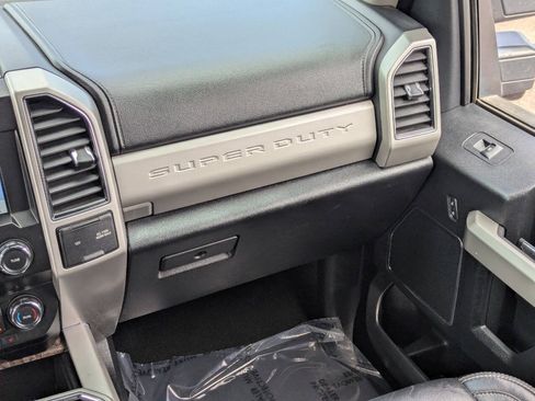 Used 2019 Ford F250 Lariat w/ Lariat Ultimate Package AWD/4WD image 18