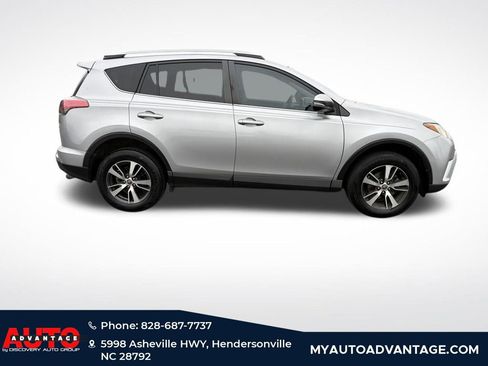 Used 2018 Toyota RAV4 XLE image 4