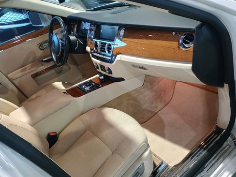 Used 2011 Rolls-Royce Ghost RWD image 38