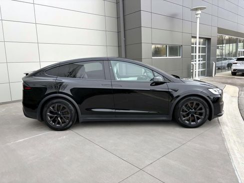 Used 2022 Tesla Model X Base image 8