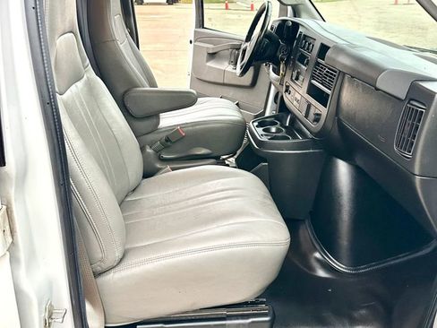 Used 2021 Chevrolet Express 2500 w/ Driver Convenience Package RWD image 10