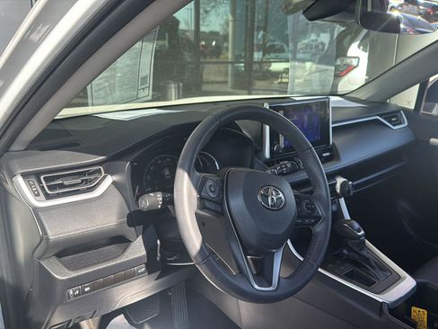 Used 2023 Toyota RAV4 XLE Premium image 21