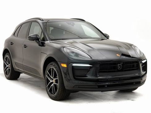 Used 2026 Porsche Macan AWD/4WD image 32