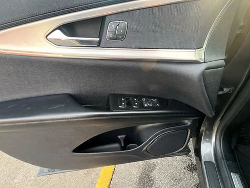 Used 2019 Lincoln Nautilus Premier AWD/4WD image 24