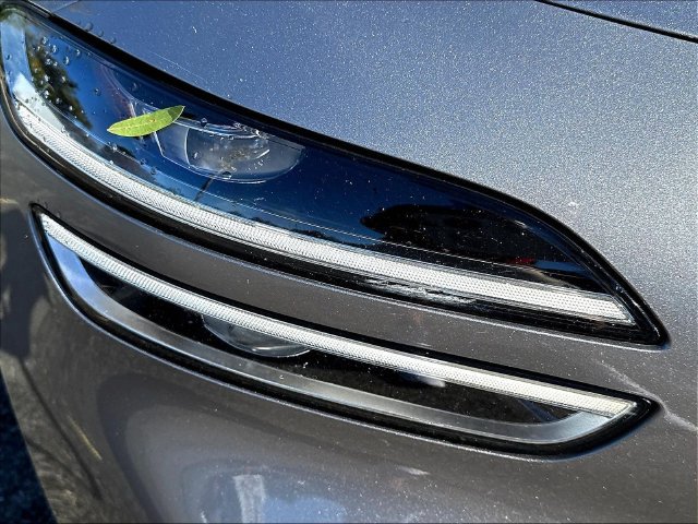 Used 2025 Genesis G70 2.5T RWD image 33