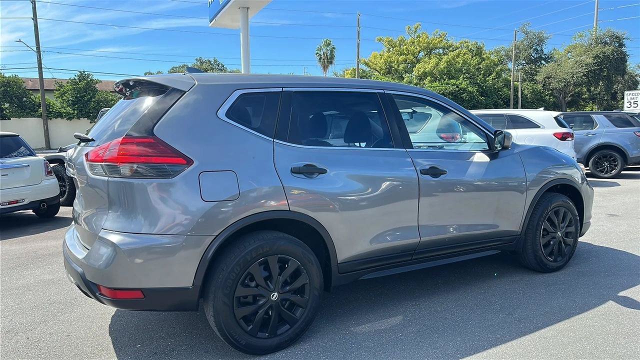Used 2017 Nissan Rogue S FWD image 9