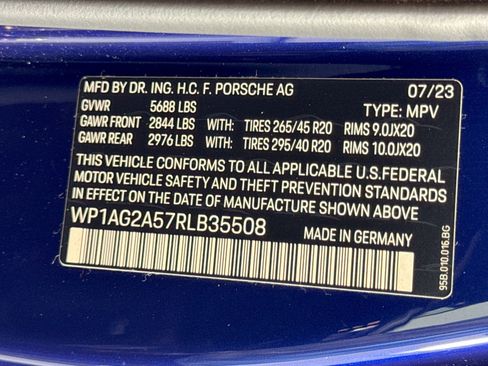 Certified 2024 Porsche Macan S AWD/4WD image 27