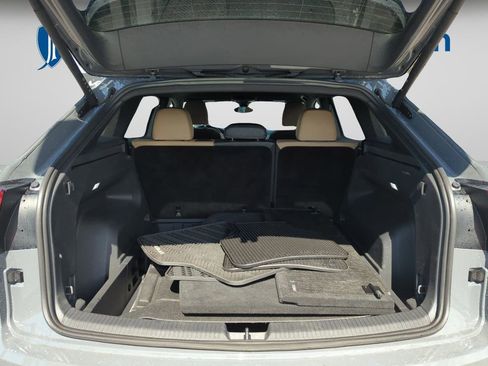 Used 2024 Volkswagen Atlas Cross Sport SE image 19