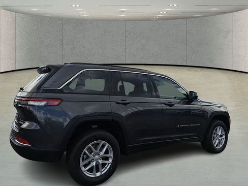New 2026 Jeep Grand Cherokee Laredo RWD image 5