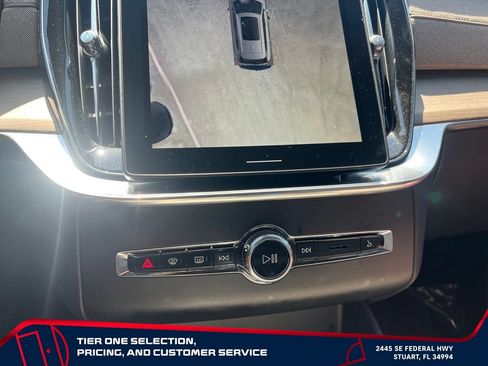 Used 2025 Volvo XC90 B6 Ultra w/ Protection Package Premier AWD/4WD image 28