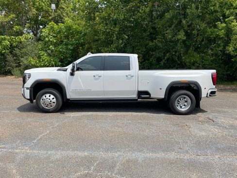 Used 2025 GMC Sierra 3500 Denali Ultimate AWD/4WD image 2