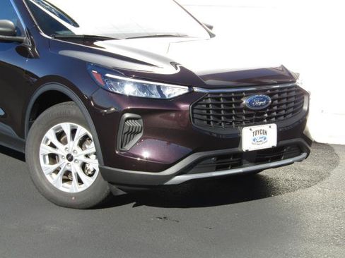 Used 2023 Ford Escape Active w/ Tech Pack #1 image 4