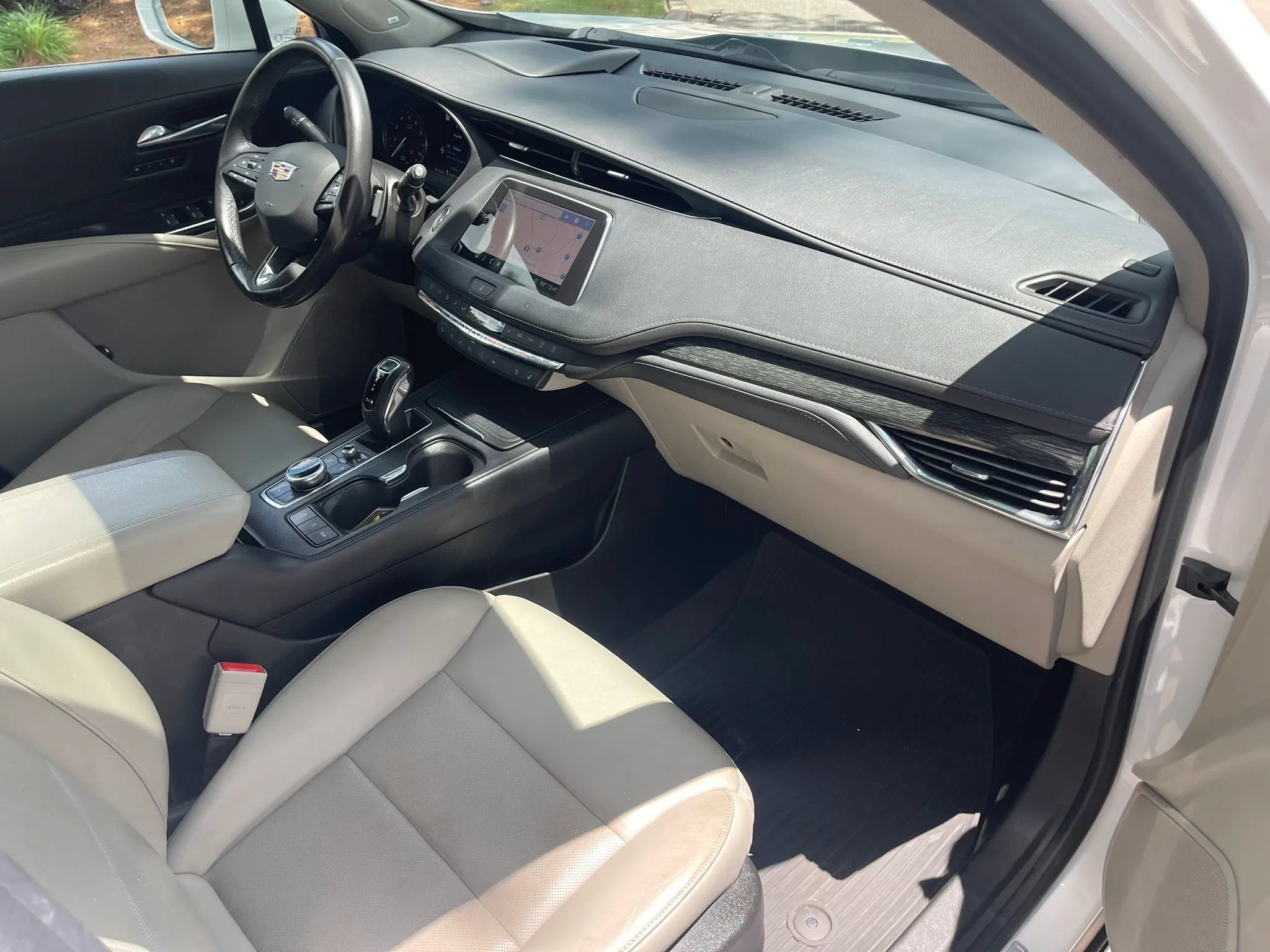 Used 2019 Cadillac XT4 Premium Luxury FWD image 14