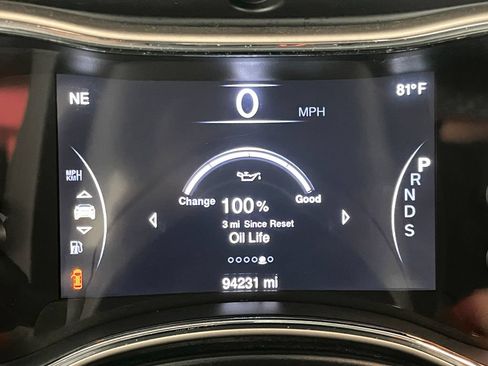 Used 2014 Jeep Grand Cherokee Altitude AWD/4WD image 27