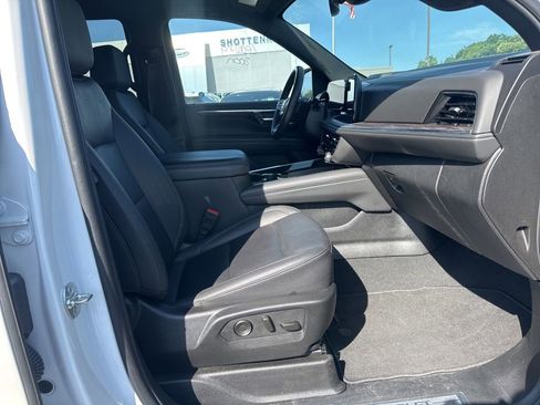 Used 2025 Chevrolet Tahoe Z71 AWD/4WD image 12