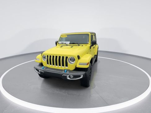 Used 2023 Jeep Wrangler Unlimited Sahara w/ Cold Weather Group AWD/4WD image 4