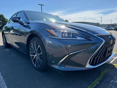 Used 2025 Lexus ES 350 w/ Premium Package