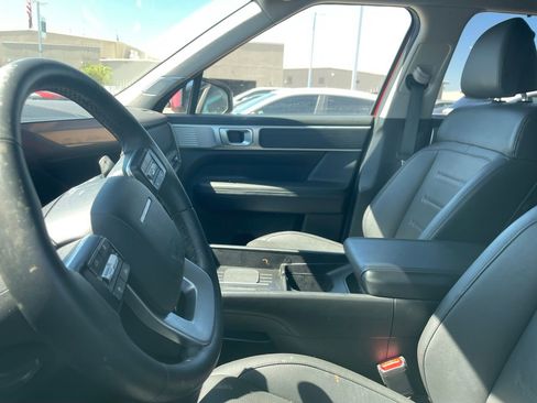 Used 2025 Hyundai Santa Fe Limited image 7