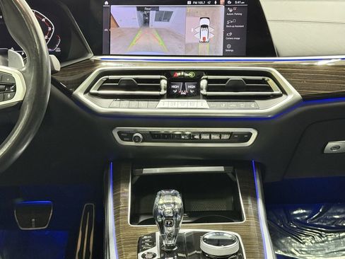Used 2021 BMW X5 M50i w/ Executive Package image 21