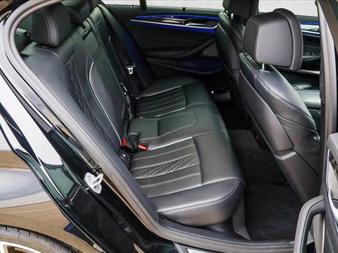 Used 2023 BMW M550i xDrive w/ Executive Package image 26