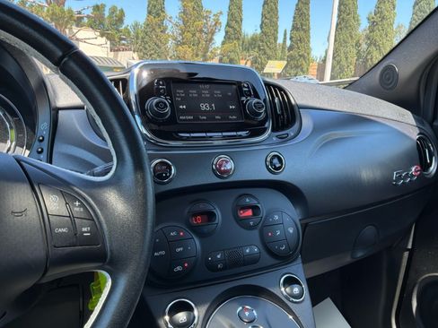Used 2018 FIAT 500 e FWD image 15