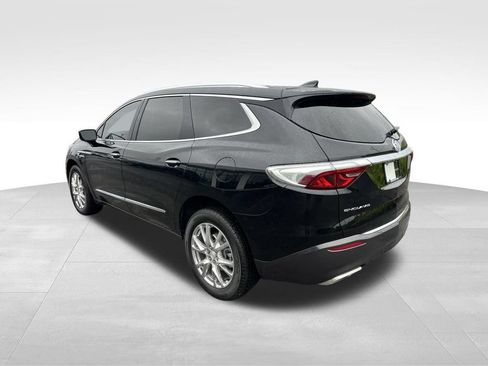 Used 2022 Buick Enclave Essence w/ Experience Buick Package FWD image 5