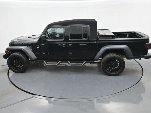 Used 2023 Jeep Gladiator Sport image 23