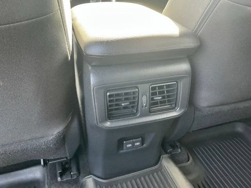 Used 2023 Toyota RAV4 SE AWD/4WD image 36