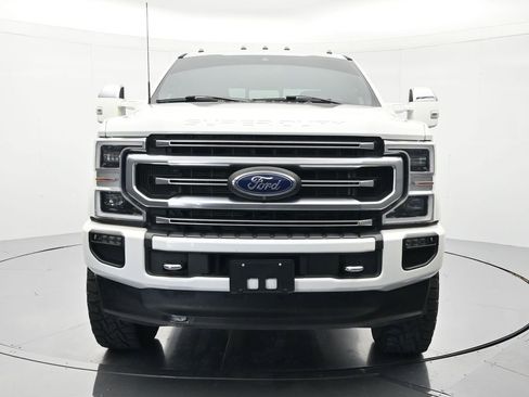 Used 2022 Ford F250 Platinum AWD/4WD image 2