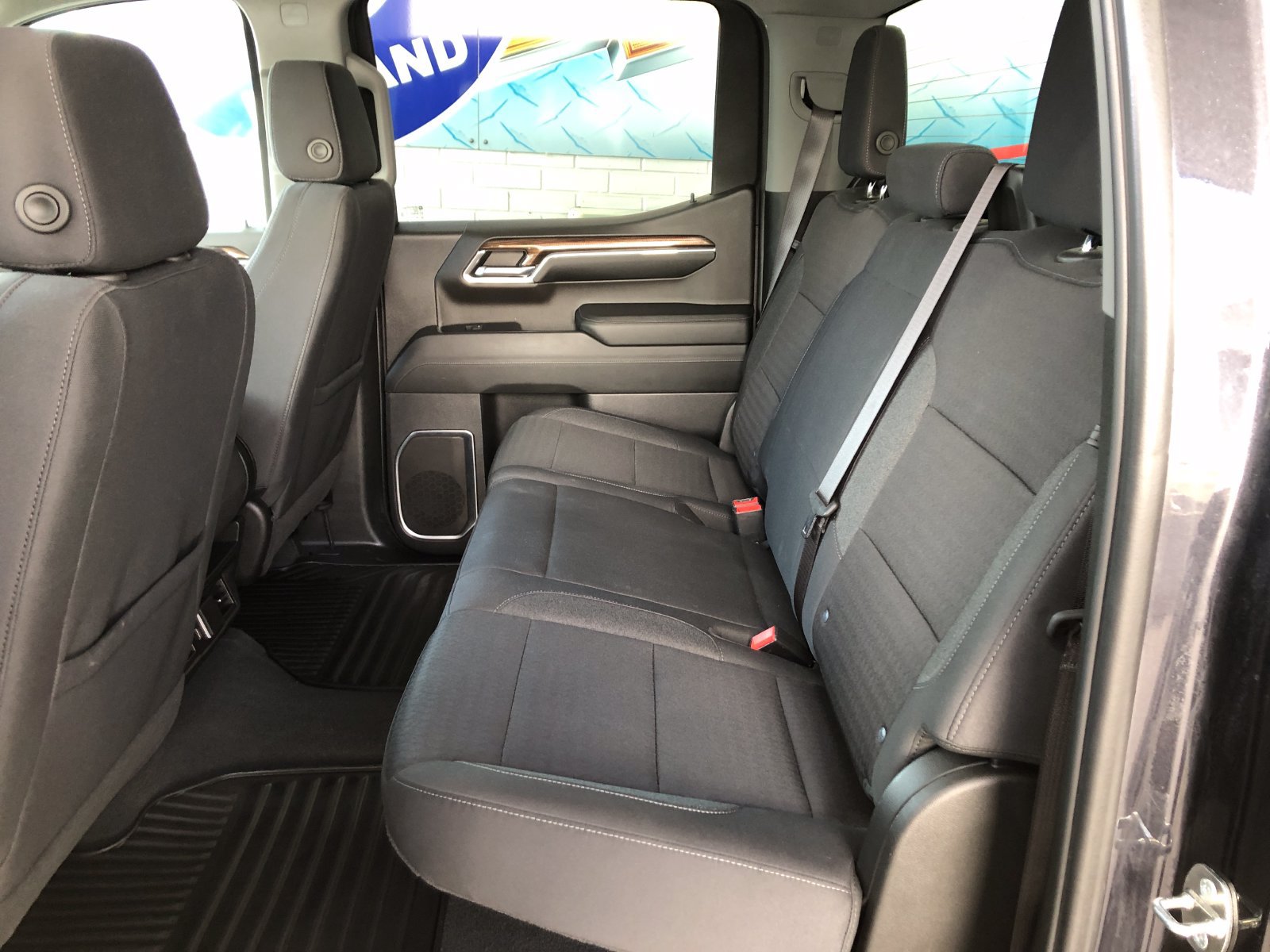 Used 2024 Chevrolet Silverado 1500 RST w/ Z71 Off-Road Package AWD/4WD image 9