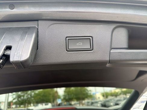 Certified 2023 Volkswagen Atlas SE w/ Panoramic Sunroof Package image 15