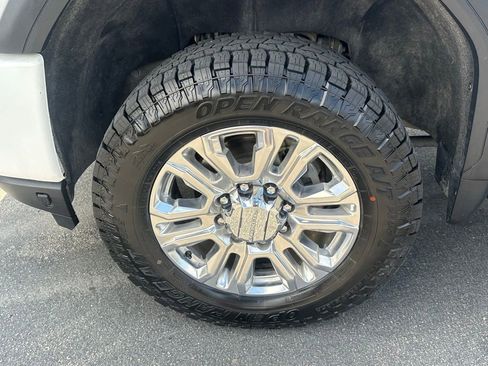 Used 2022 GMC Sierra 3500 Denali w/ Denali Ultimate Package AWD/4WD image 12