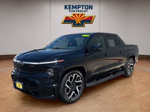Used 2024 Chevrolet Silverado EV RST AWD/4WD image 2